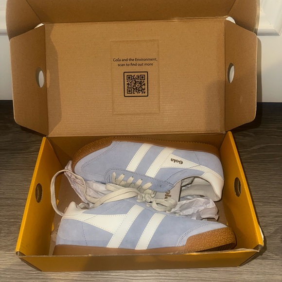 Gola Classic Blue and White Trainers - Picture 3 of 6